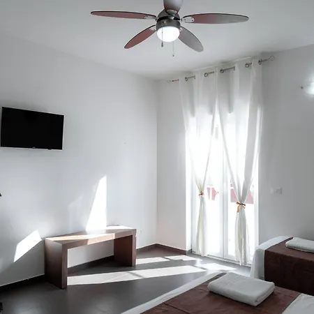 Ortensia فندق مبيت وإفطار سانيكولا